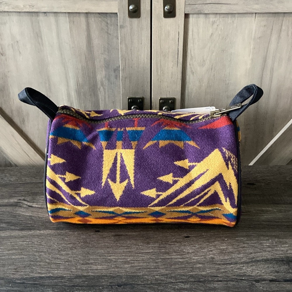 Pendleton Chevron Travel Echo Peaks Purple Crossbody Zipper Bag NWT - Picture 3 of 12
